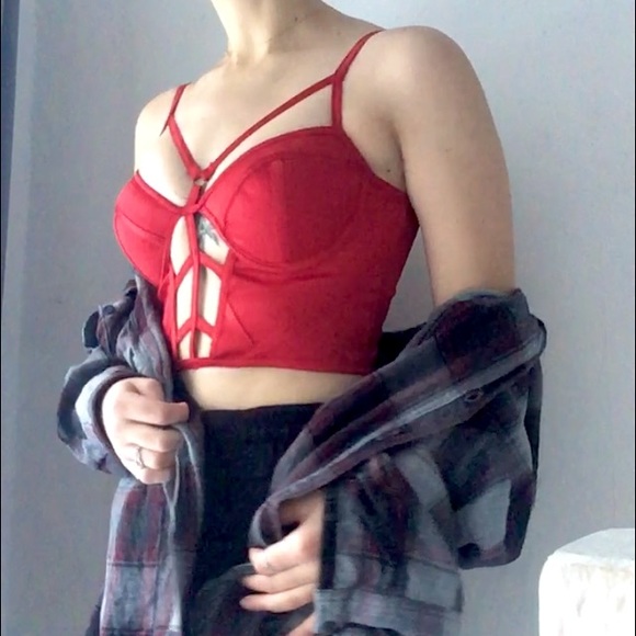 Red satin bustier with adjustable straps - Picture 1 of 2
